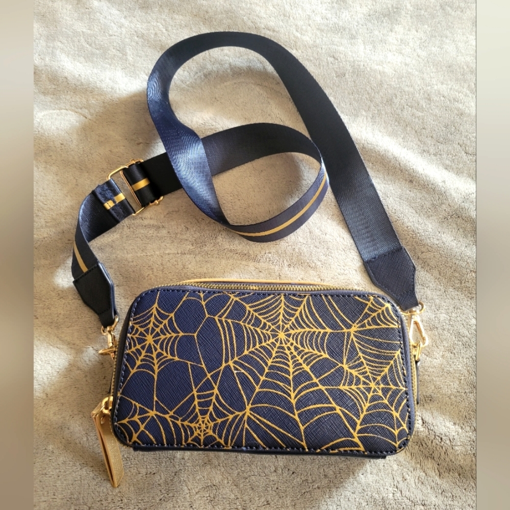 Like Dreams Spiderweb Navy & Gold Crossbody Purse